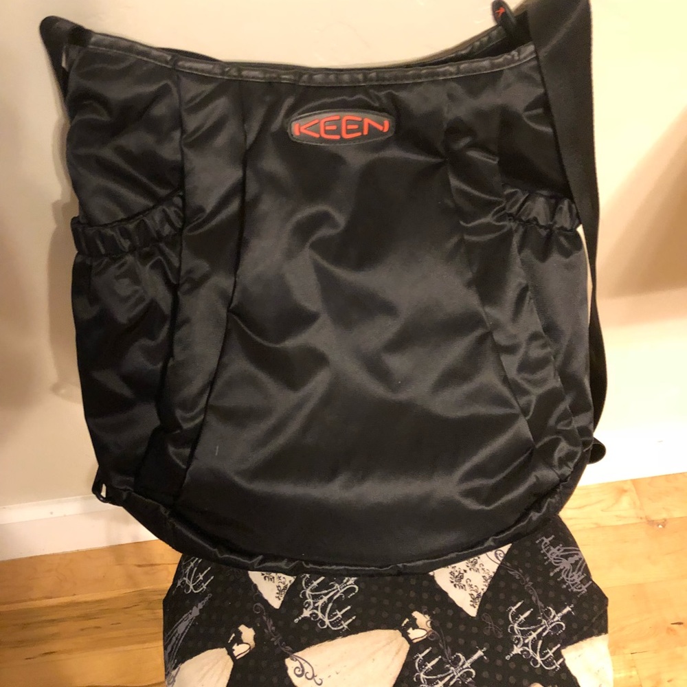 Keen convertible yoga bag